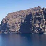 Gigantes Cliff By Sydney Playa Sur Acantilado de los Gigantes